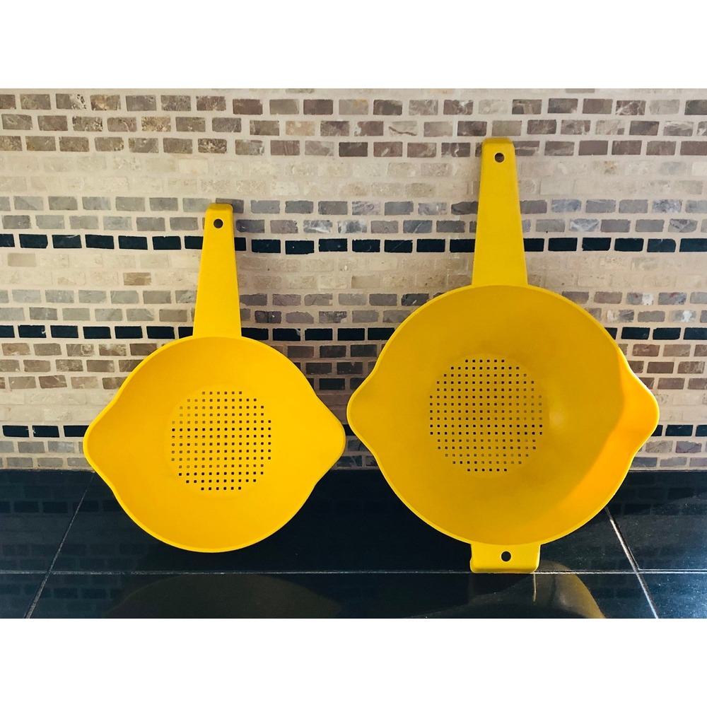 Vintage TUPPERWARE Yellow‎ Colander Set of 2 Strainers USA1523-1 and 1200-3